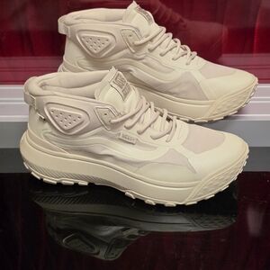 Vans MTE Crosspath Mid Cream Men’s 8.5 / Women’s 10 New